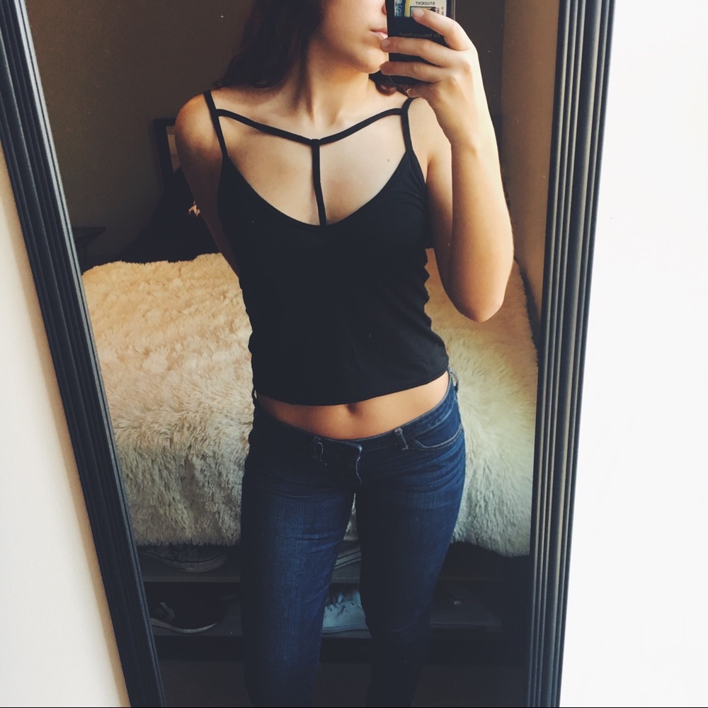 ((SOLD)) BLACK STRAPPY TANK